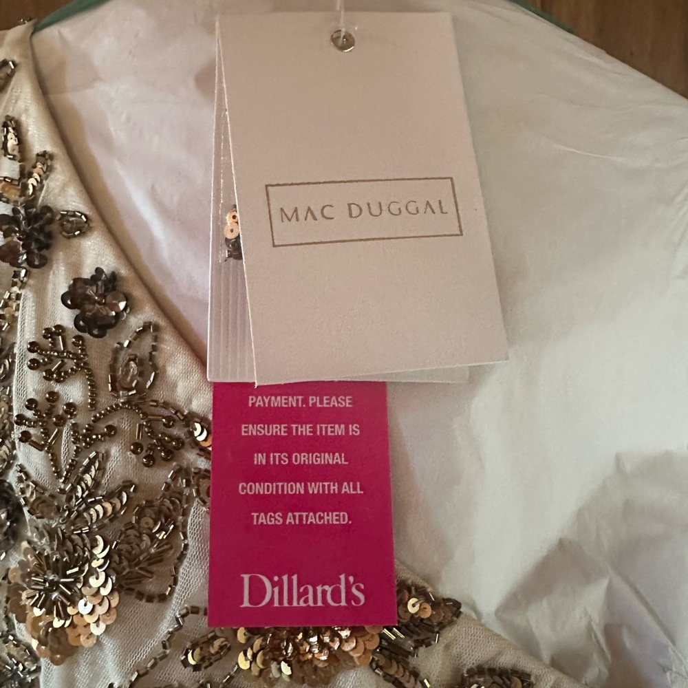 Mac Duggal Fall 2023 gown #5955 Geat condition!  Size 8 - Picture 7 of 15